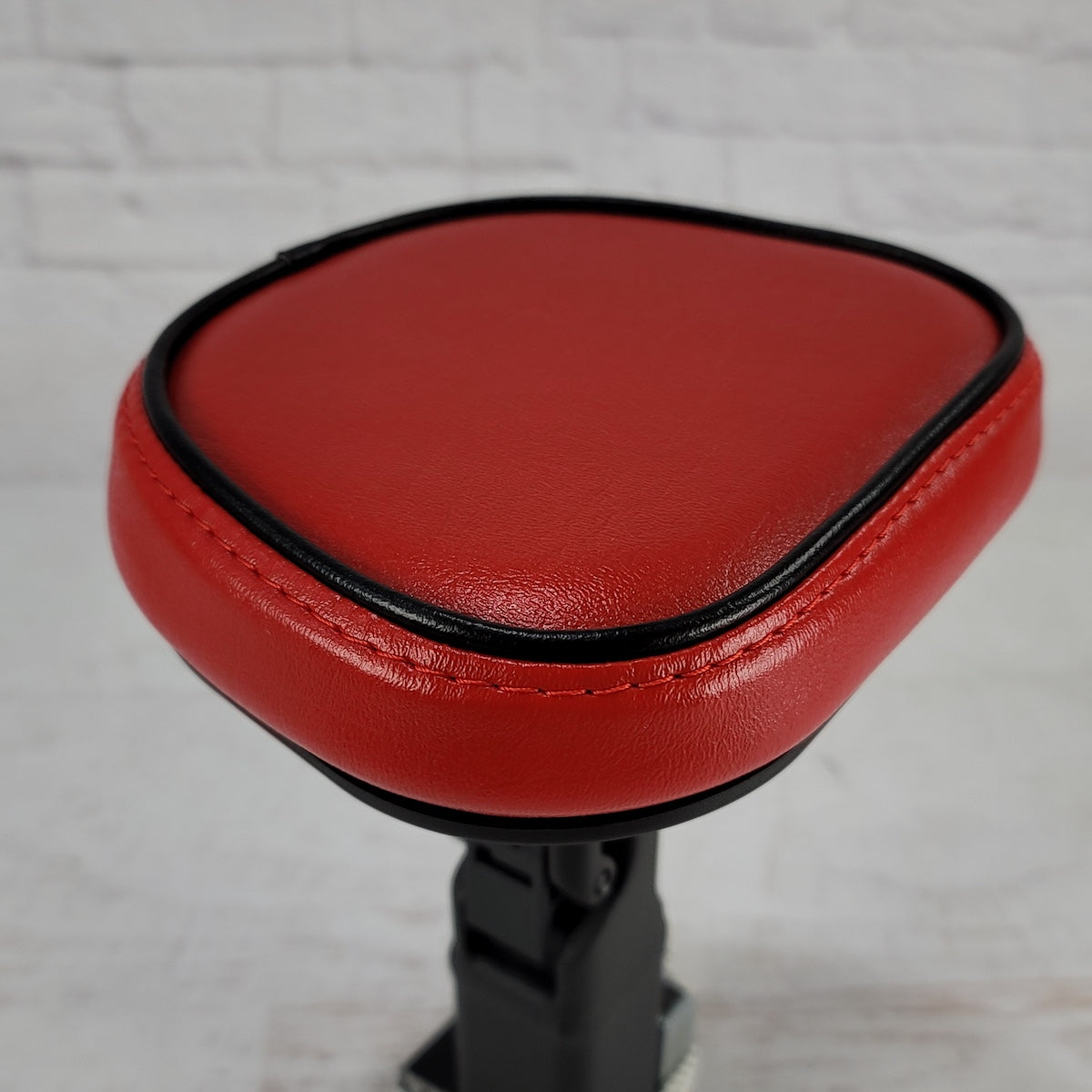 Honda Motocompacto red seat cover with piping