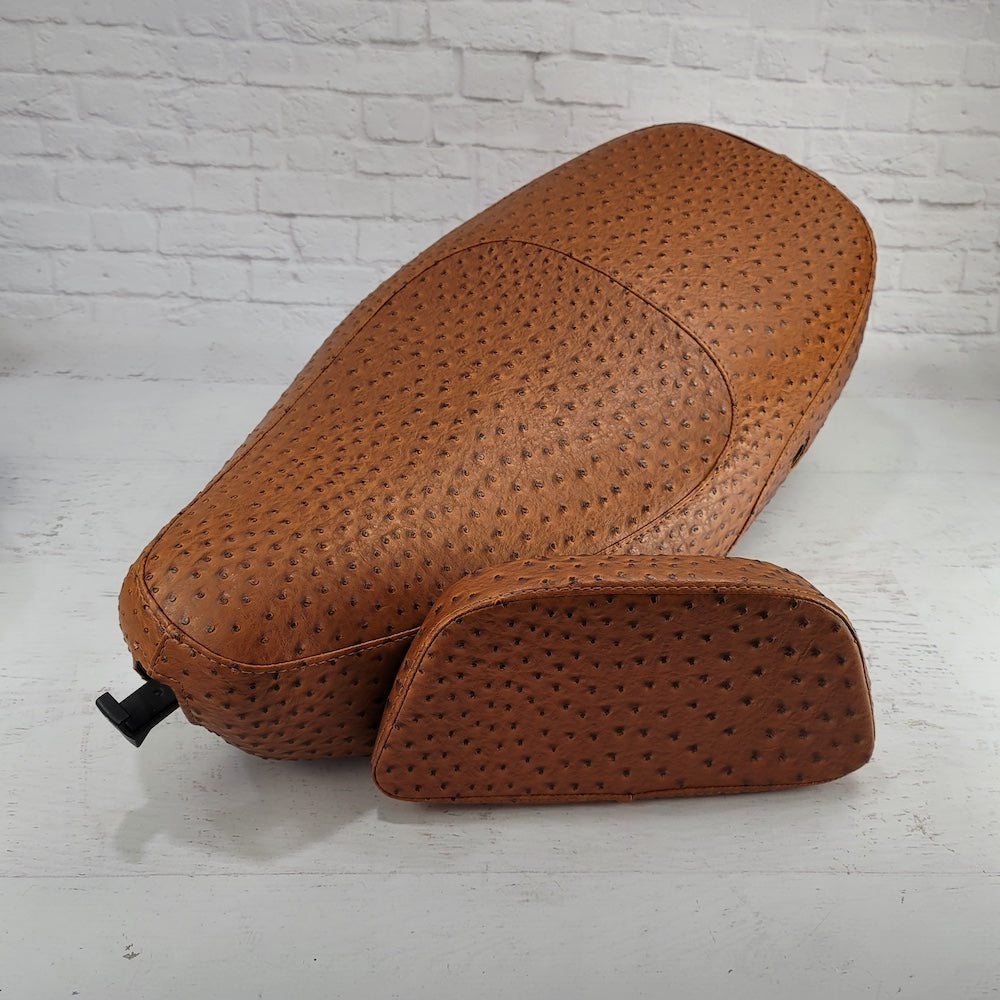 Vespa LX ostrich seat cover and backrest set installed