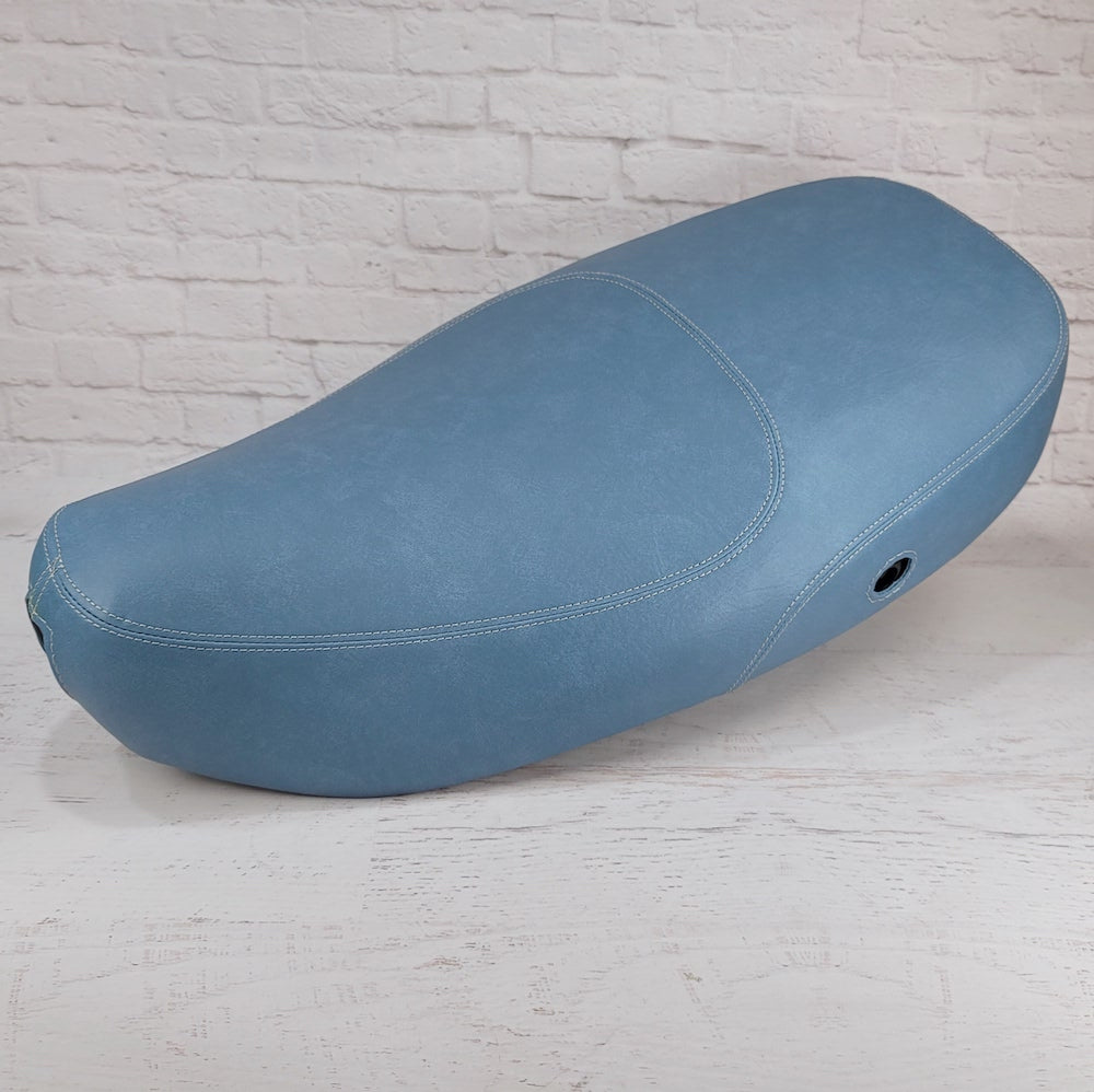 Vespa LX blue seat cover detail view